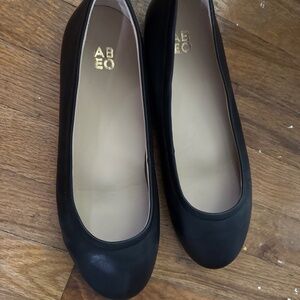 ABEO black leather Promenade Flat